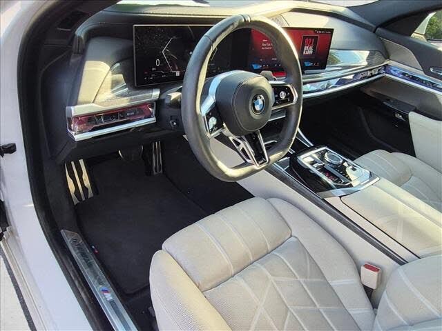 2023 BMW 760i