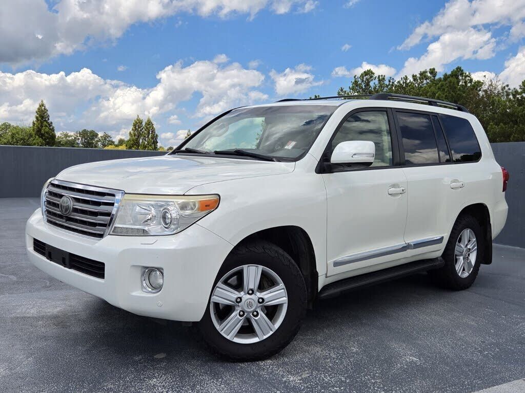 2013 TOYOTA Land Cruiser