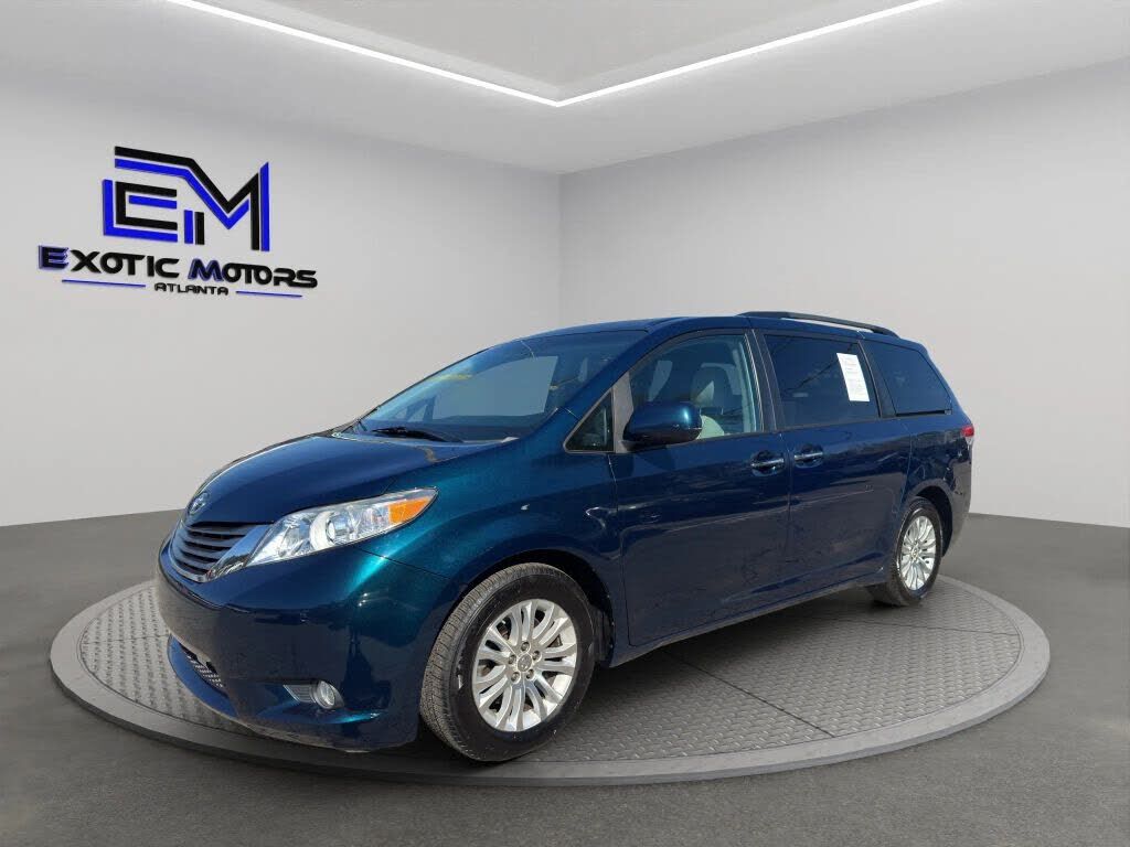 2011 TOYOTA Sienna