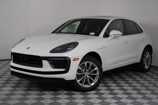 2026 PORSCHE Macan