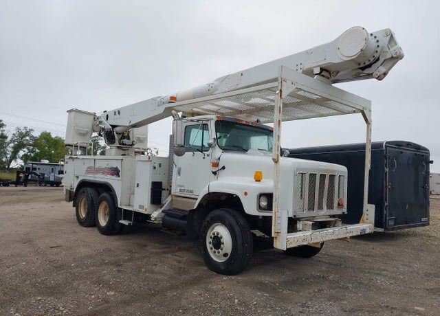 2001 INTERNATIONAL F-2674