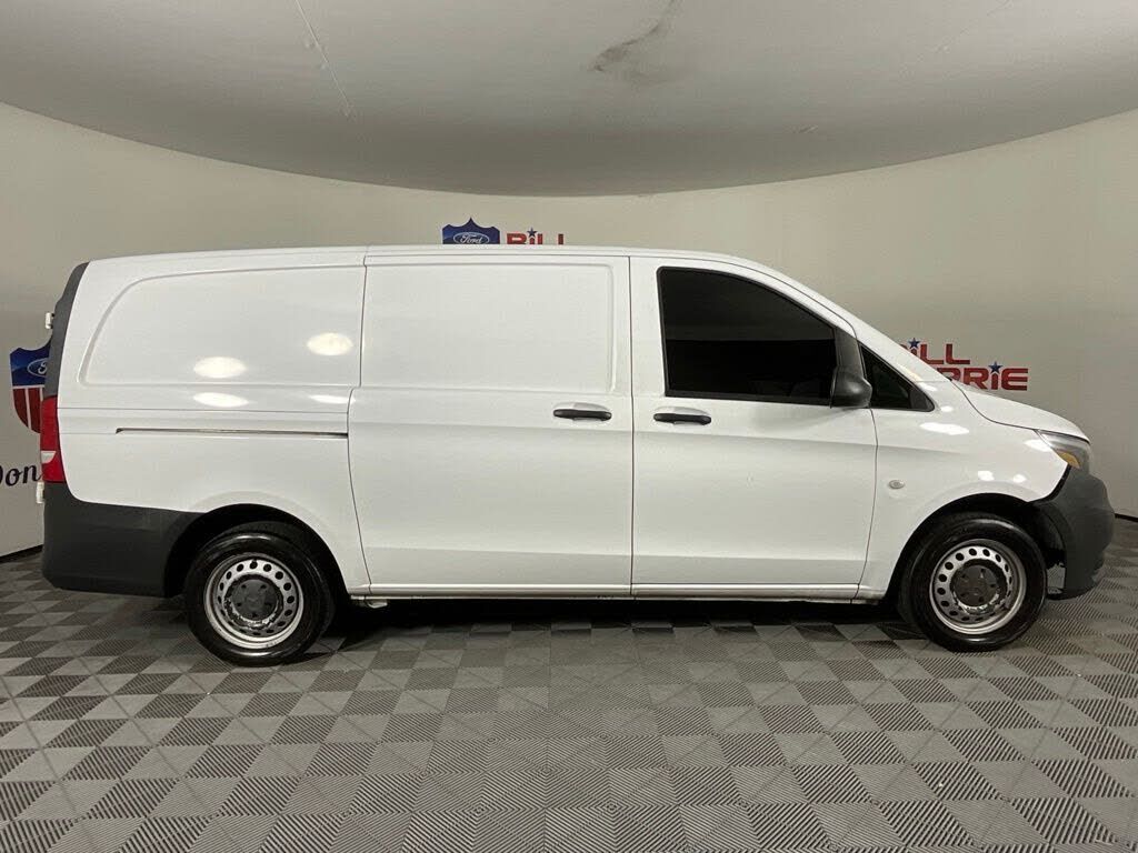 2021 Mercedes-Benz METRIS