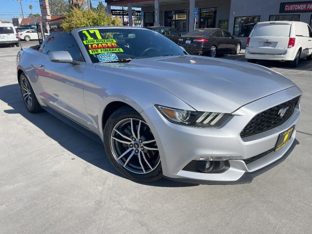 2017 FORD Mustang