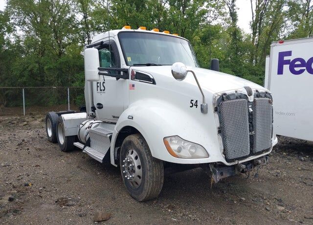 2015 KENWORTH T680
