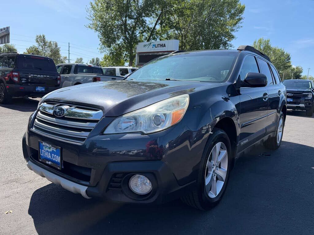2013 SUBARU Outback