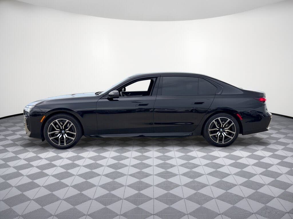 2026 BMW 740i