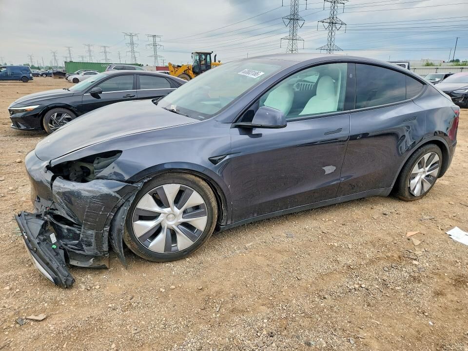 2024 TESLA Model Y