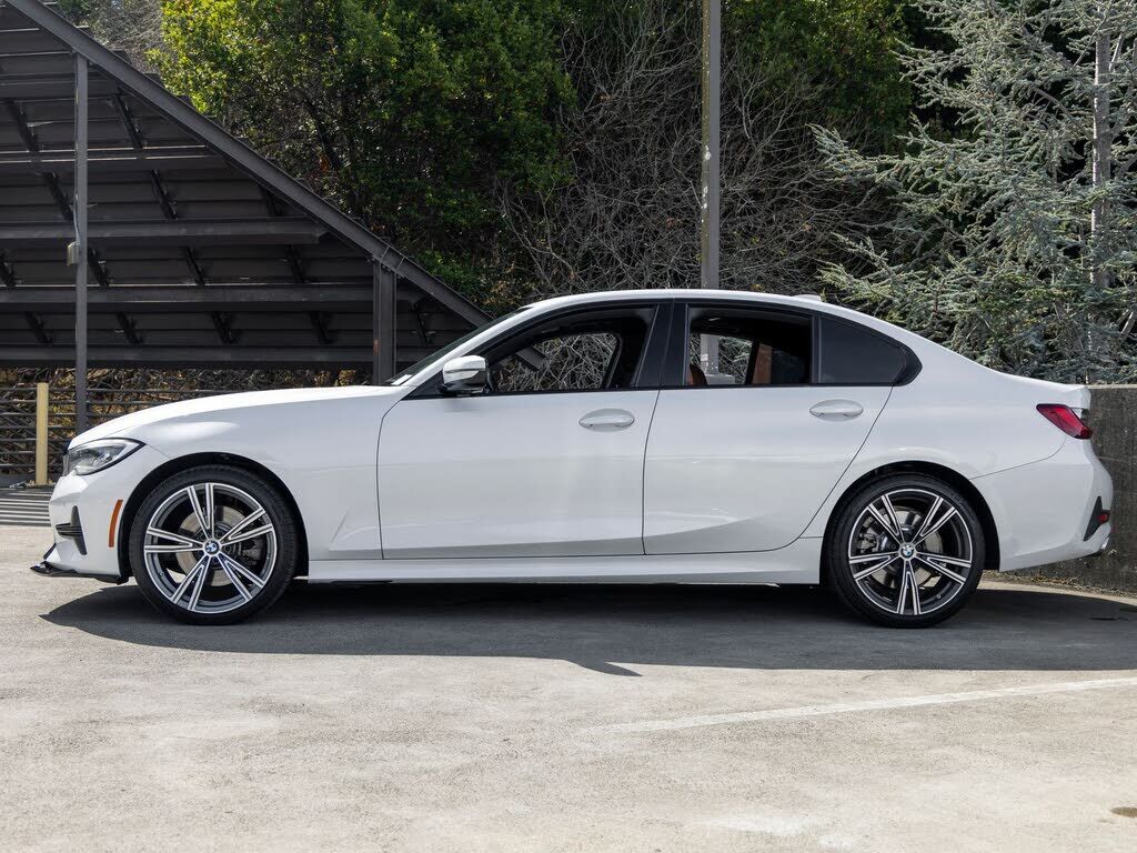 2022 BMW 330i
