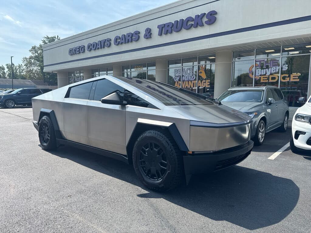 2024 TESLA Cybertruck