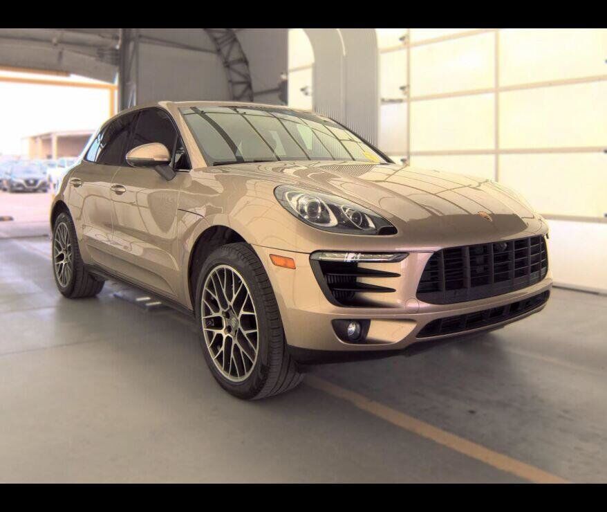 2018 PORSCHE Macan