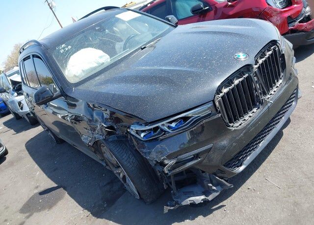 2022 BMW X7