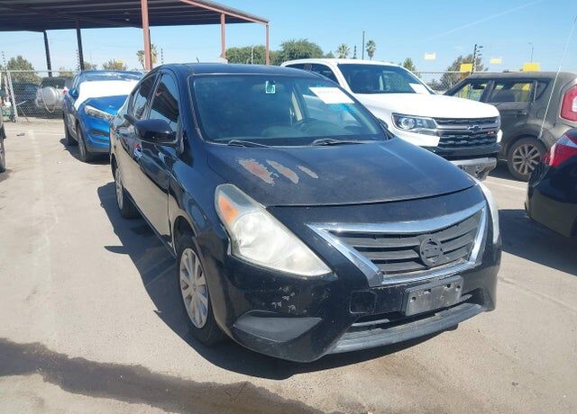 2016 NISSAN Versa