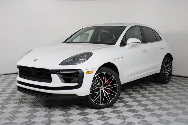 2026 PORSCHE Macan