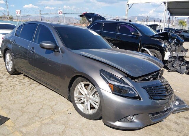 2013 INFINITI G37