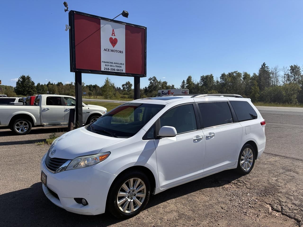 2012 TOYOTA Sienna