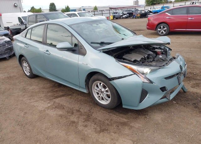 2016 TOYOTA PRIUS