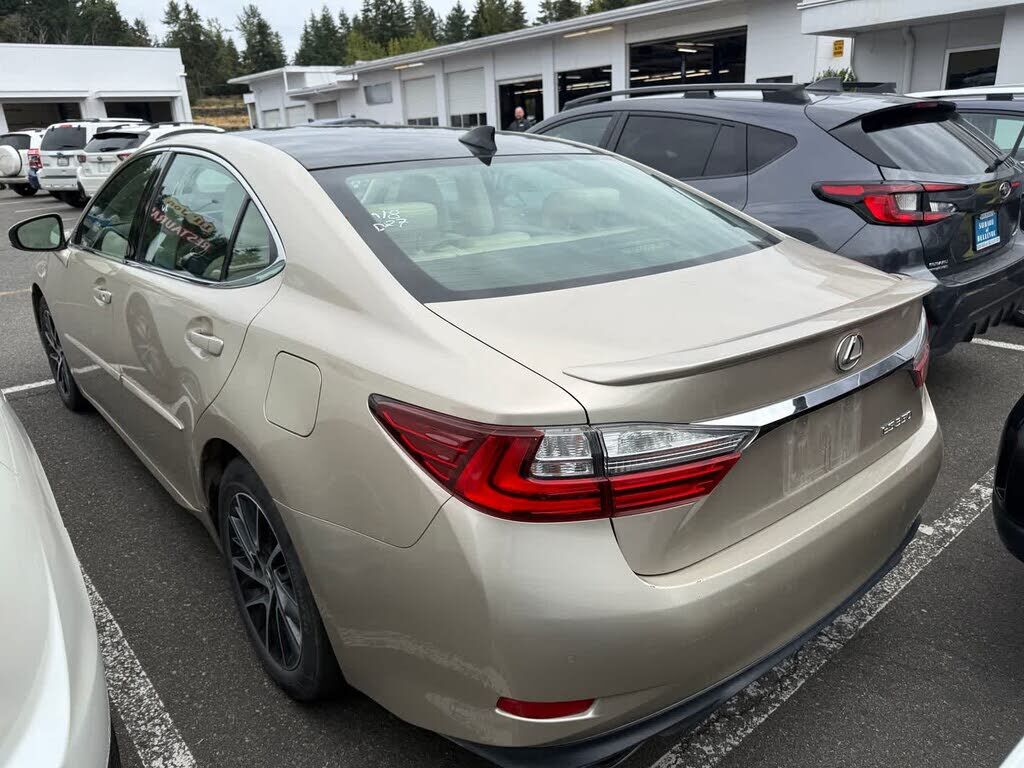 2017 Lexus ES