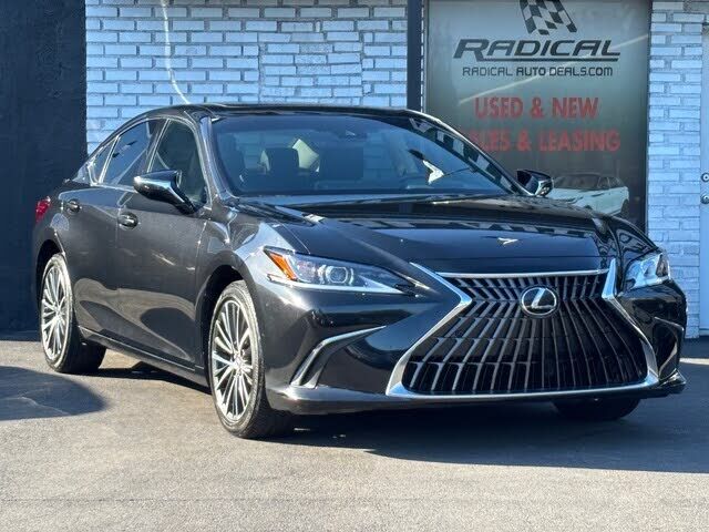 2024 LEXUS ES