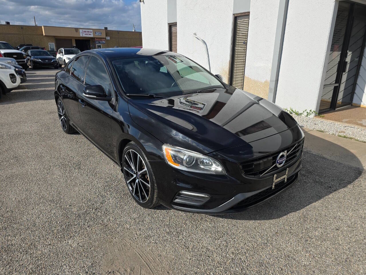 2017 VOLVO S60