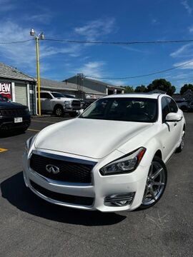 2015 INFINITI Q70L
