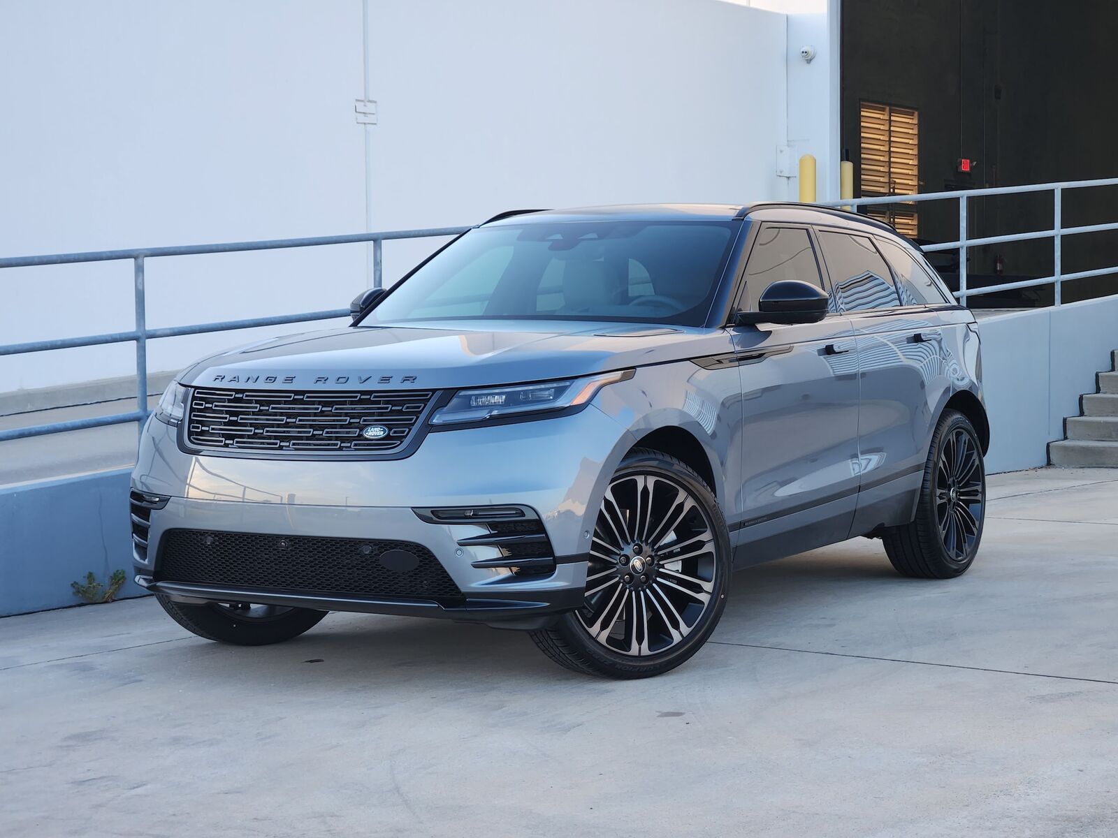 2026 LAND ROVER Range Rover Velar
