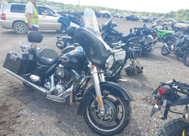 2011 HARLEY DAVIDSON Street Glide