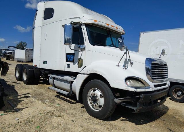 2004 FREIGHTLINER Columbia