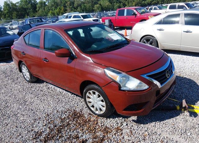 2017 NISSAN Versa