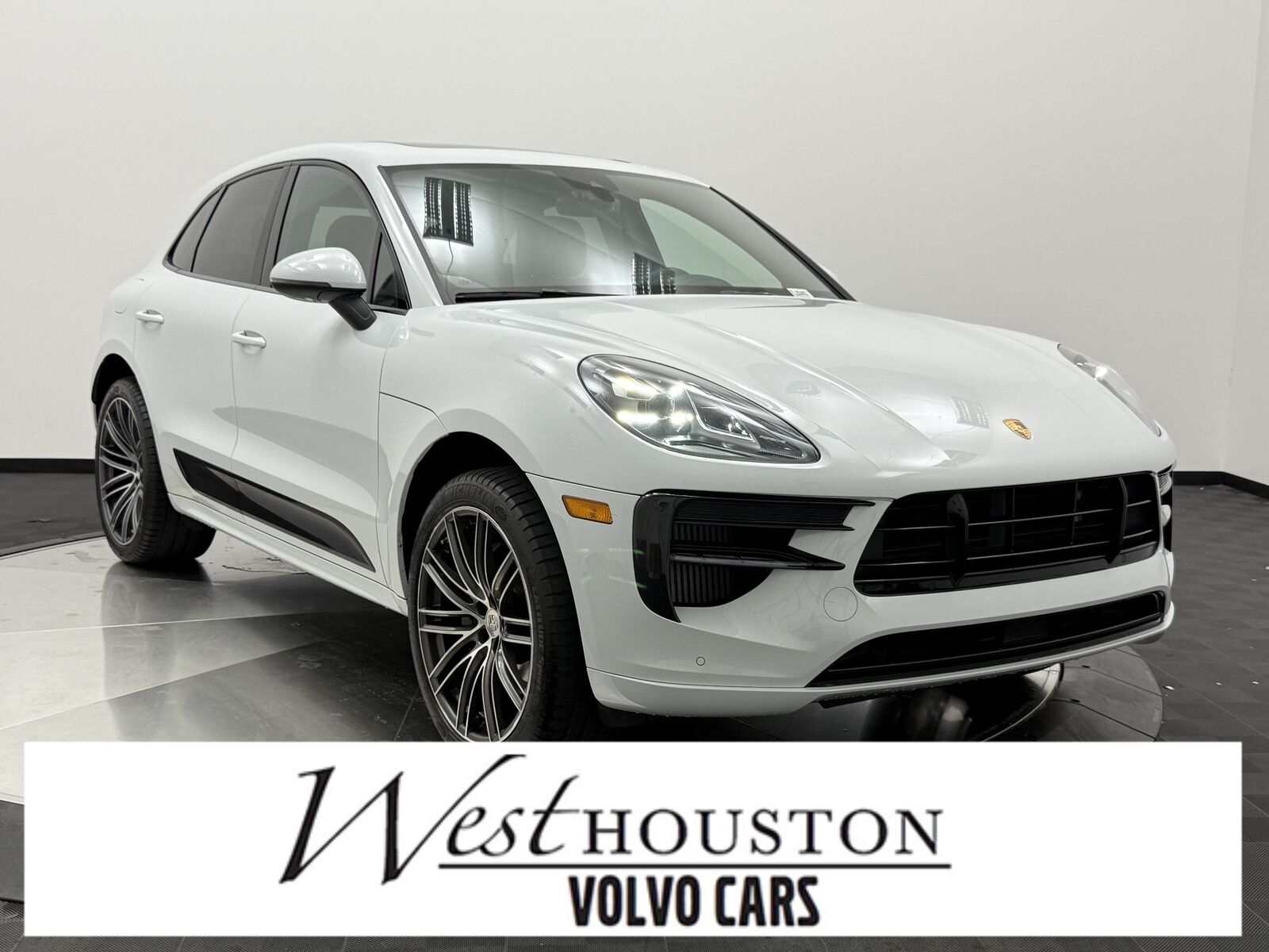 2020 PORSCHE Macan