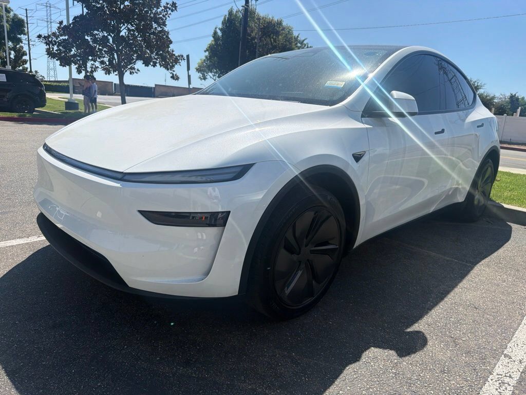 2026 TESLA Model Y