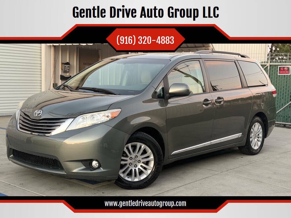 2012 TOYOTA Sienna