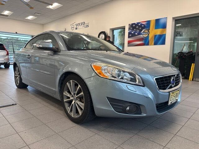 2011 VOLVO C70