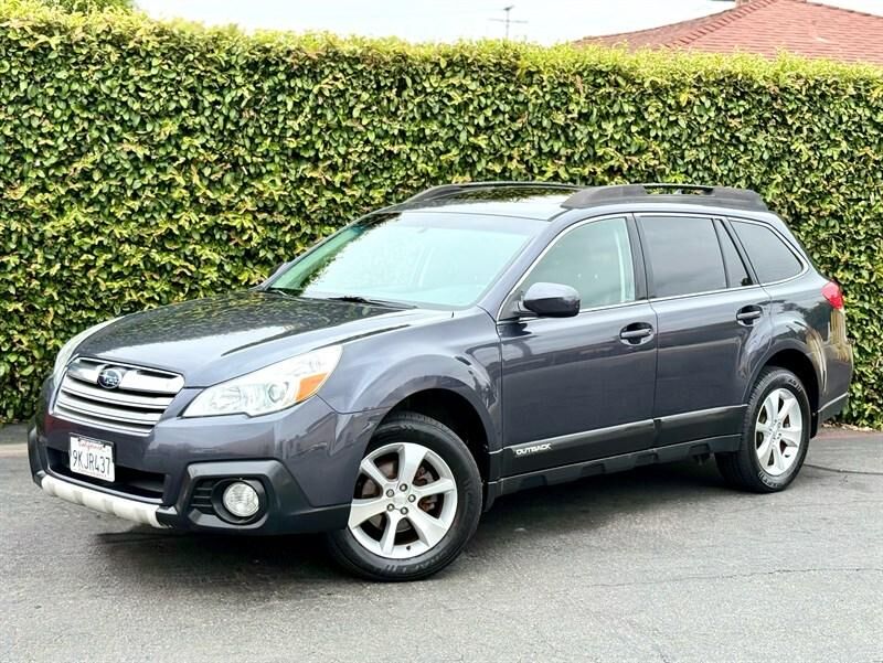 2013 SUBARU Outback