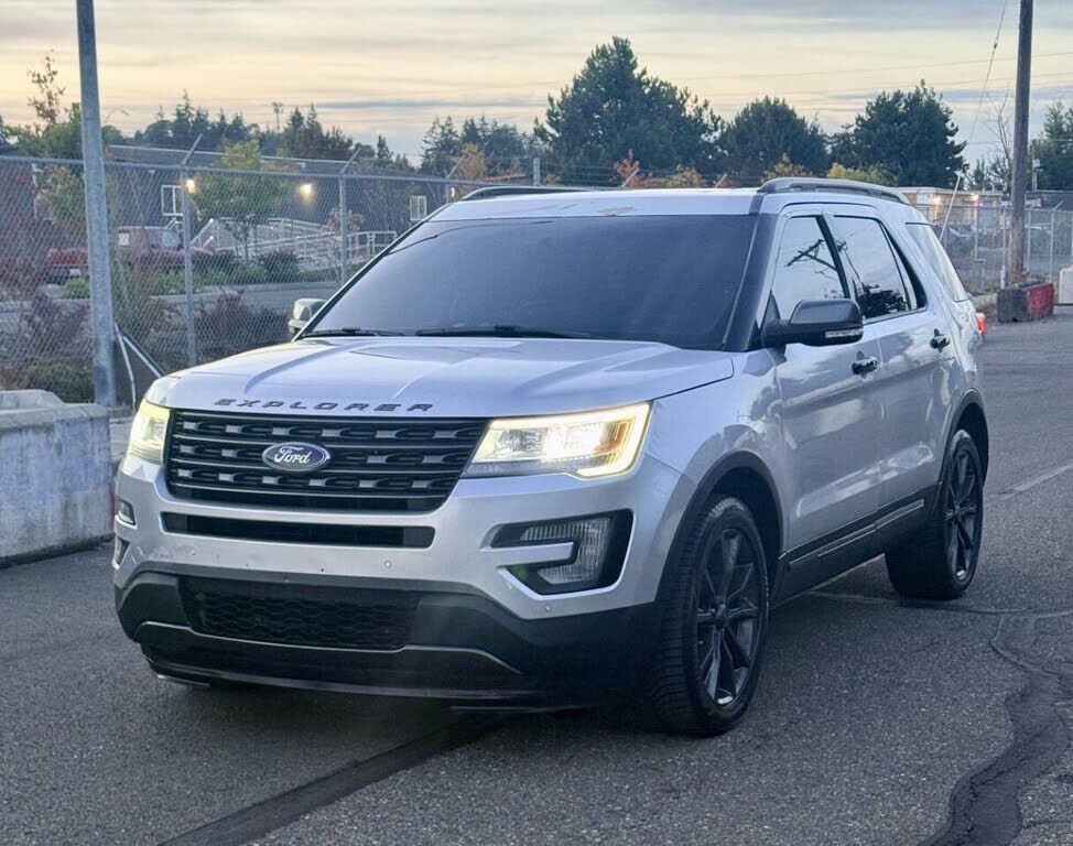 2017 FORD Explorer