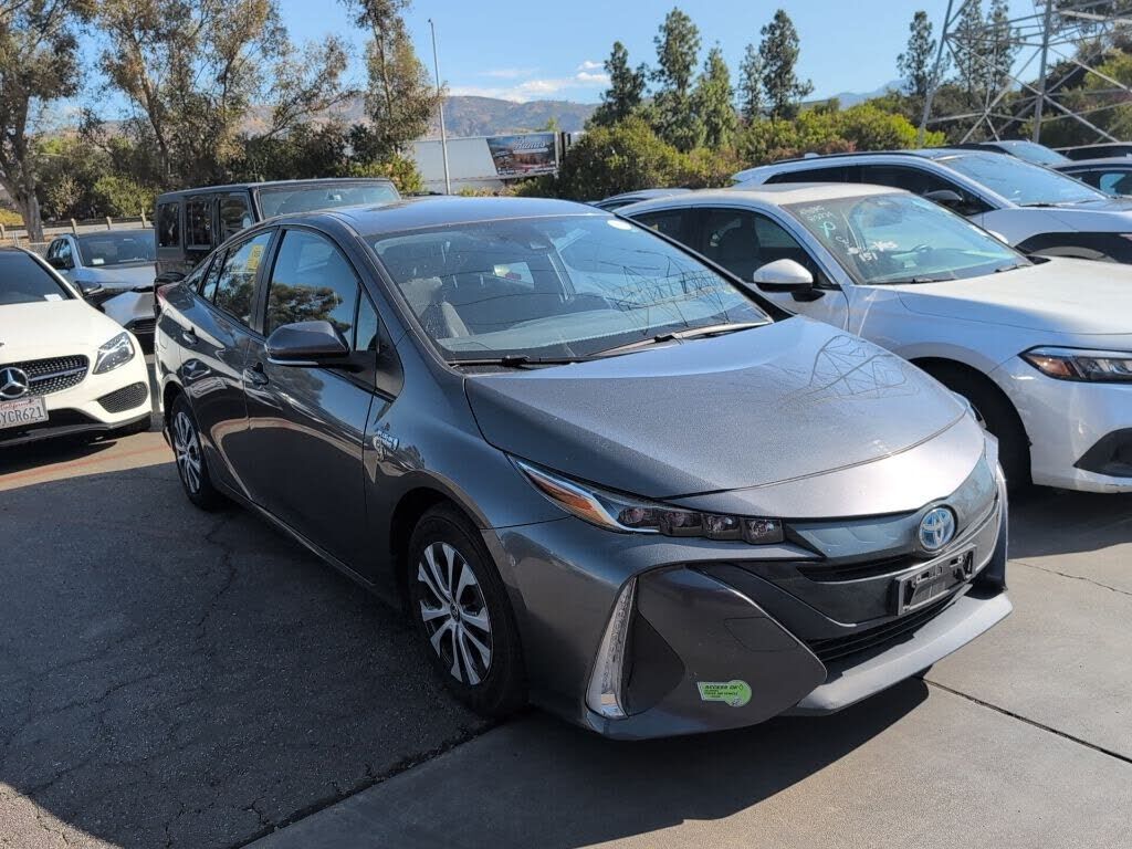 2022 TOYOTA Prius