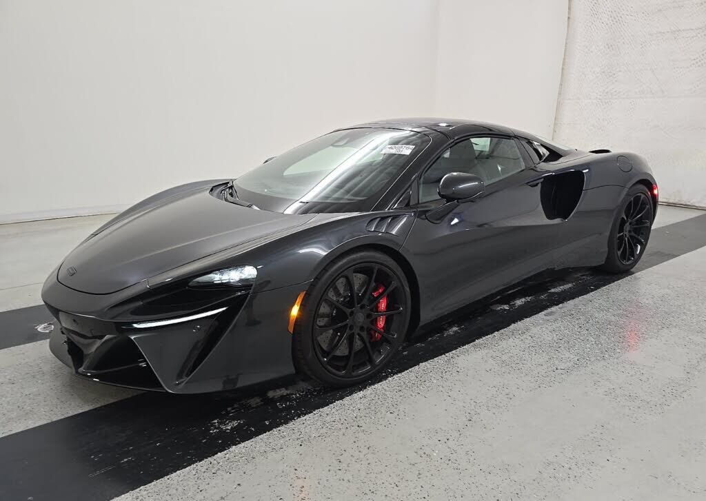 2025 MCLAREN ARTURA