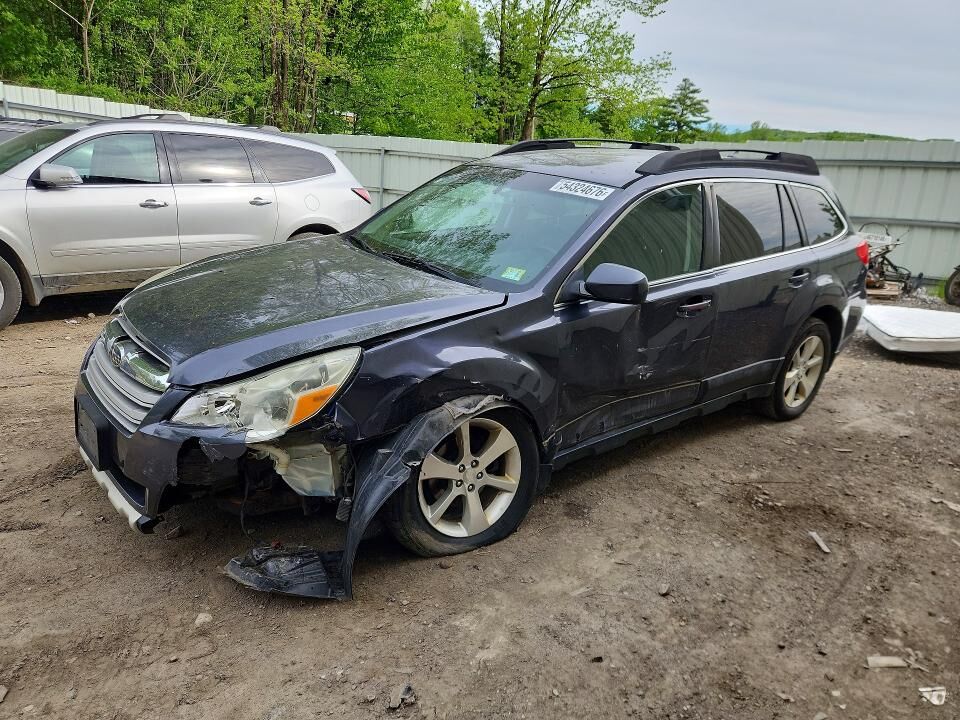 2013 SUBARU Outback