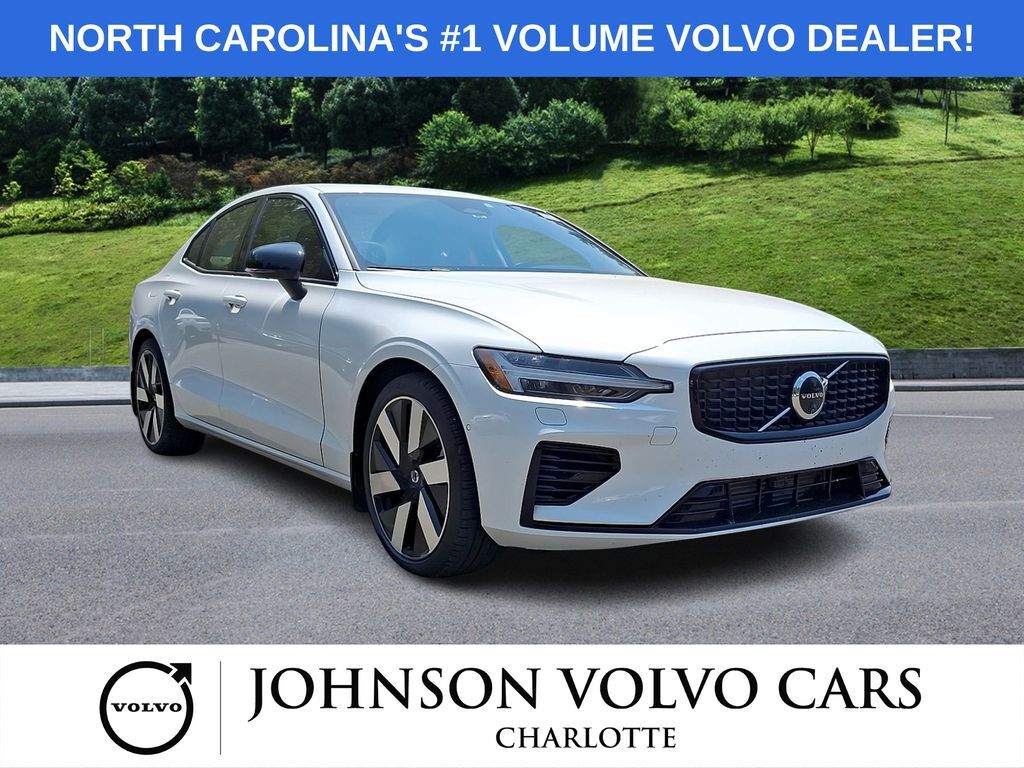 2025 VOLVO S60