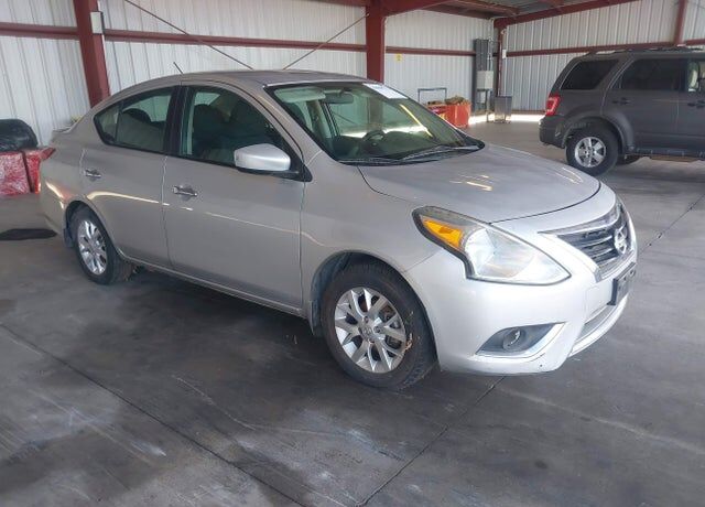 2016 NISSAN Versa