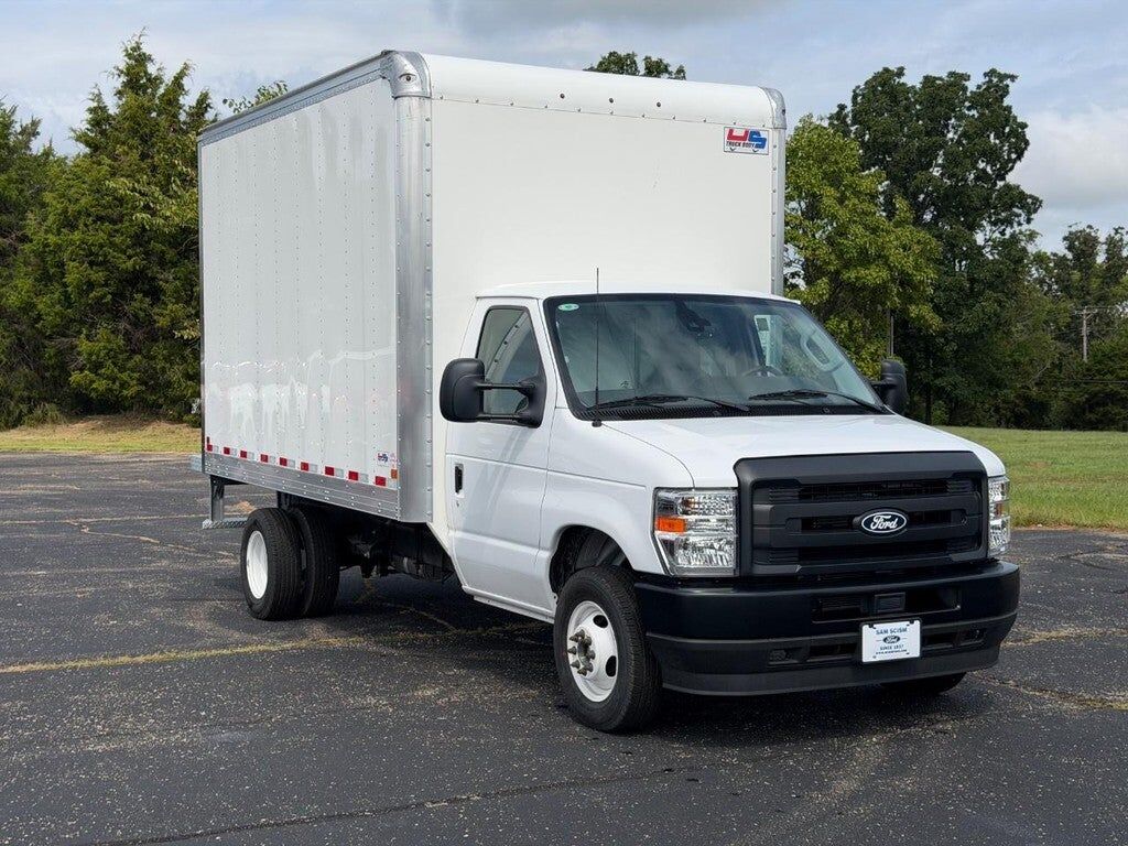 2026 FORD E-450