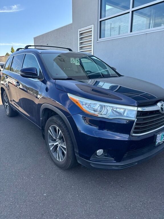 2016 TOYOTA Highlander