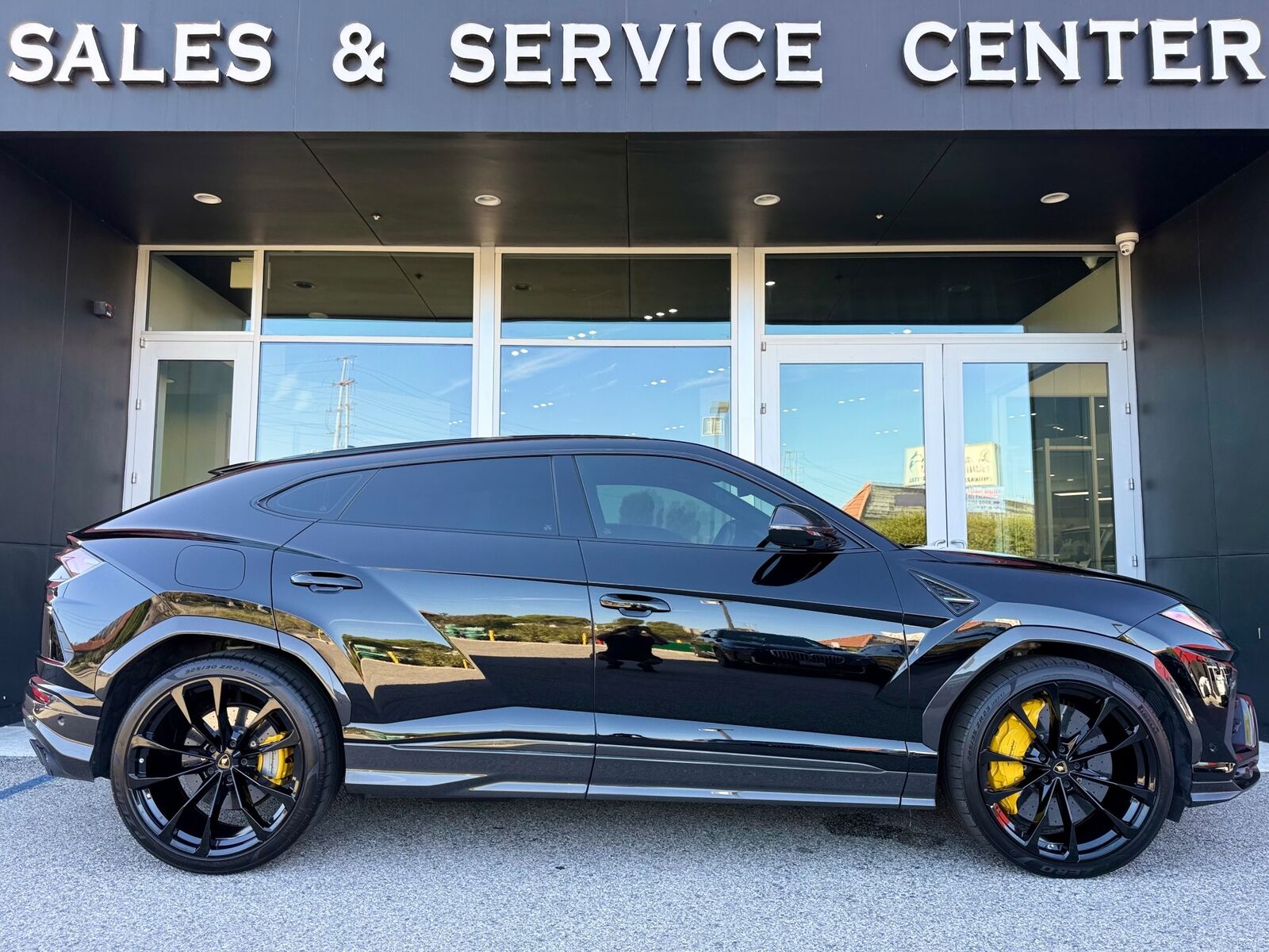 2020 LAMBORGHINI URUS