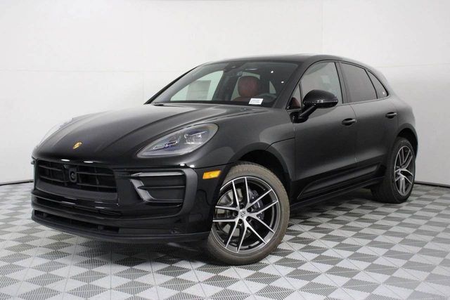 2026 PORSCHE Macan