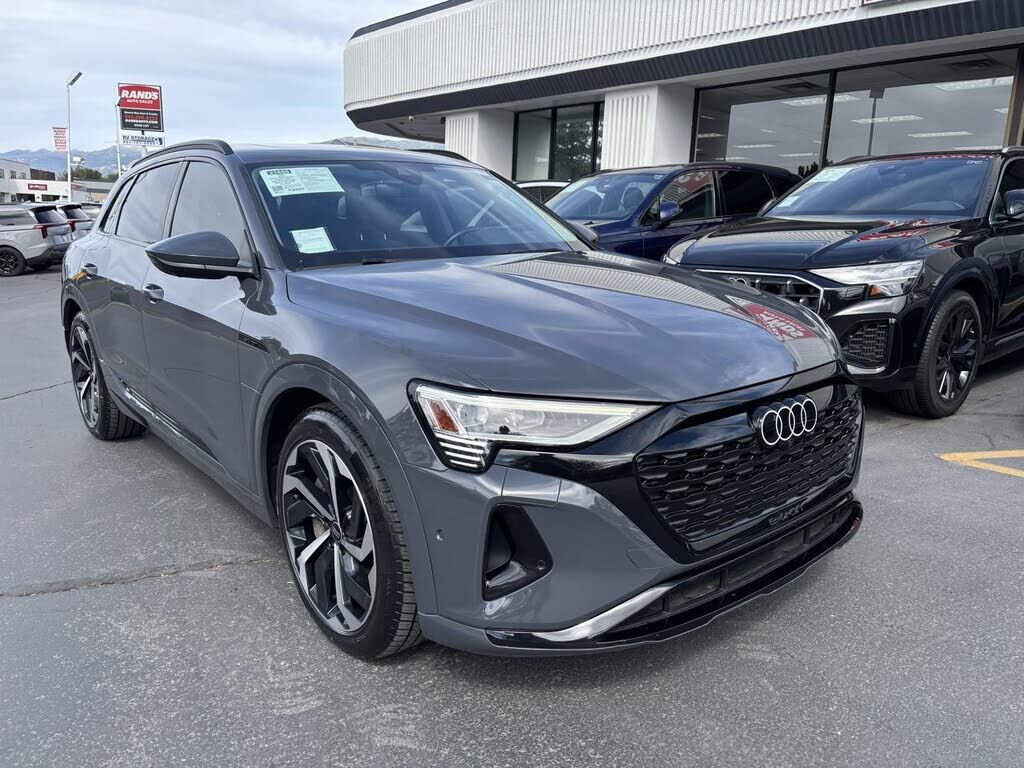 2024 Audi Q8