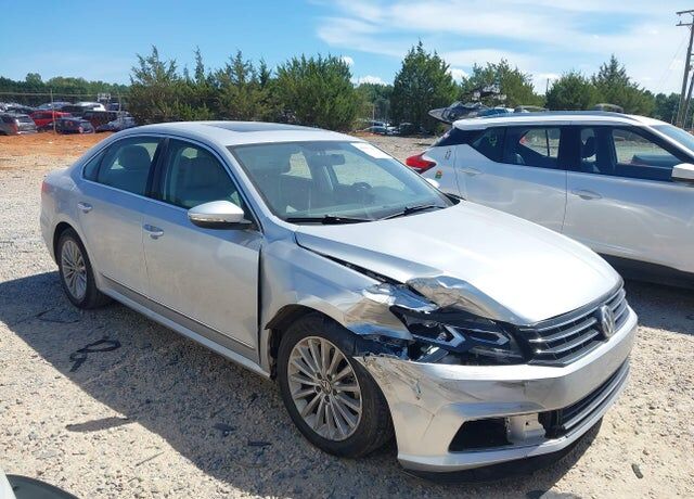 2017 VOLKSWAGEN Passat