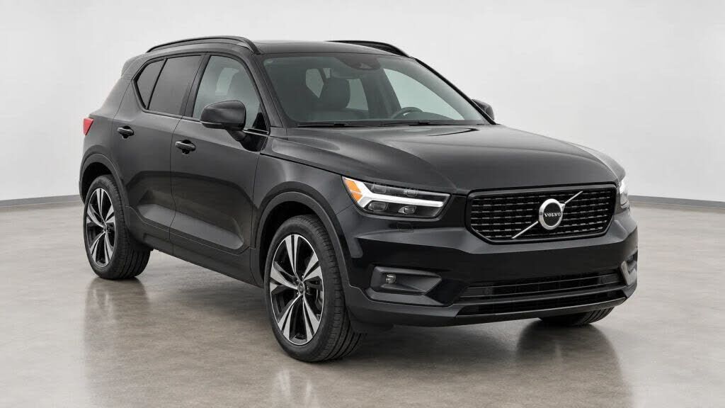 2019 VOLVO XC40