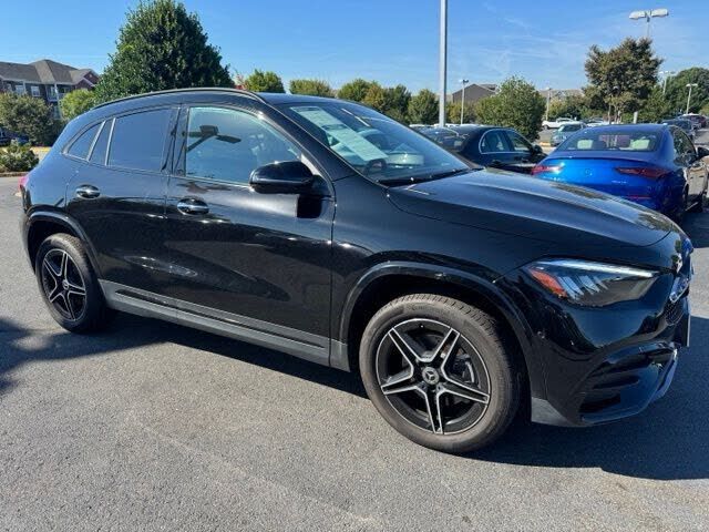 2025 MERCEDES-BENZ GLA-Class