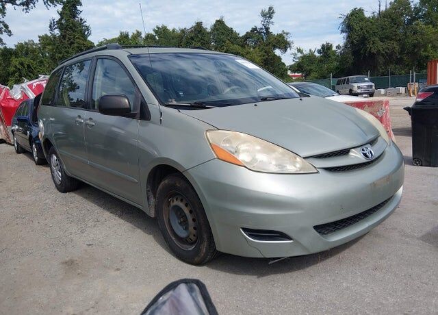 2009 TOYOTA Sienna
