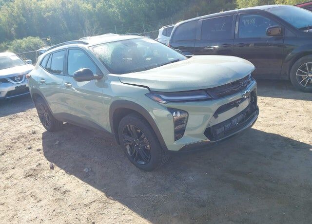 2025 CHEVROLET Trax