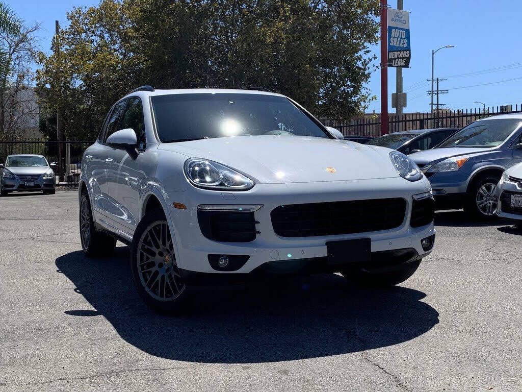 2017 PORSCHE Cayenne